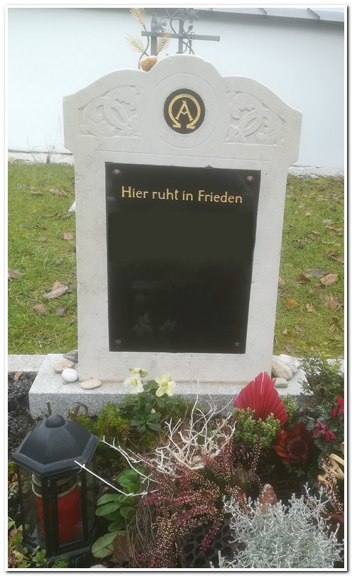 Historisches Grab